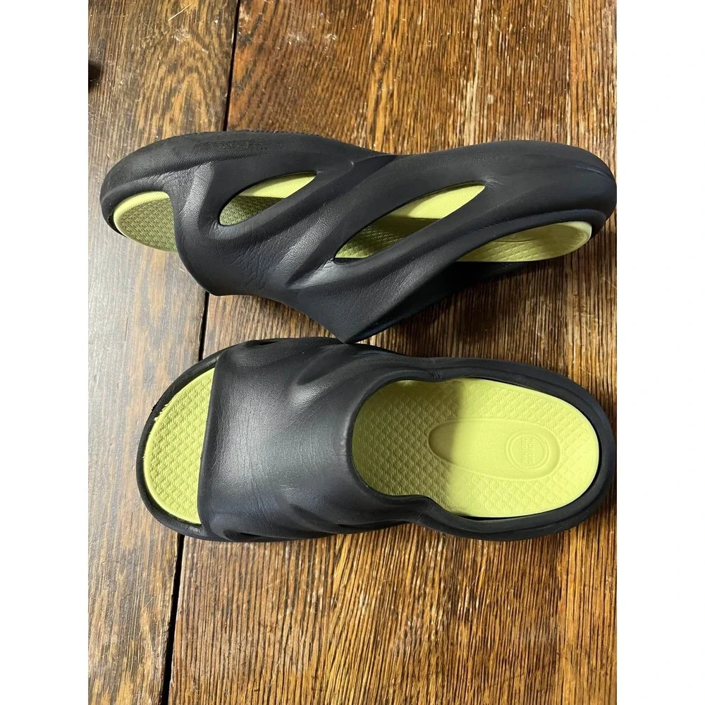 Wonder Nation Kids Black Neon Green Comfort Slides Sandals Size 13/1